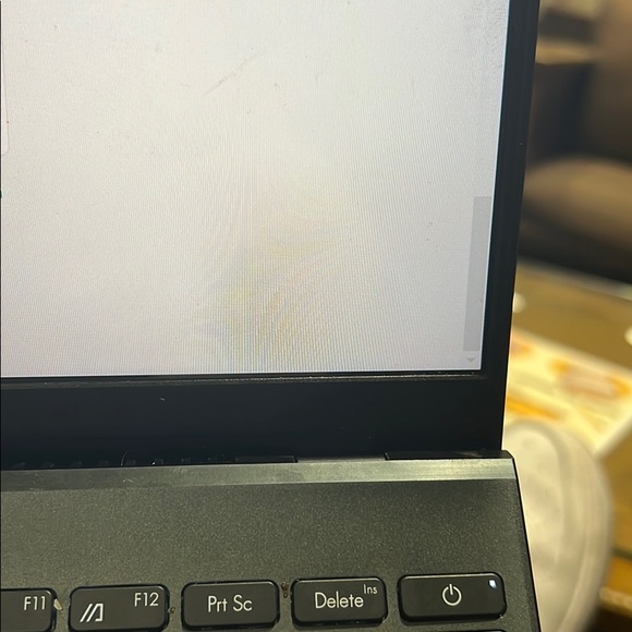 Meet your Posher, Phương - Picture 1 of 1